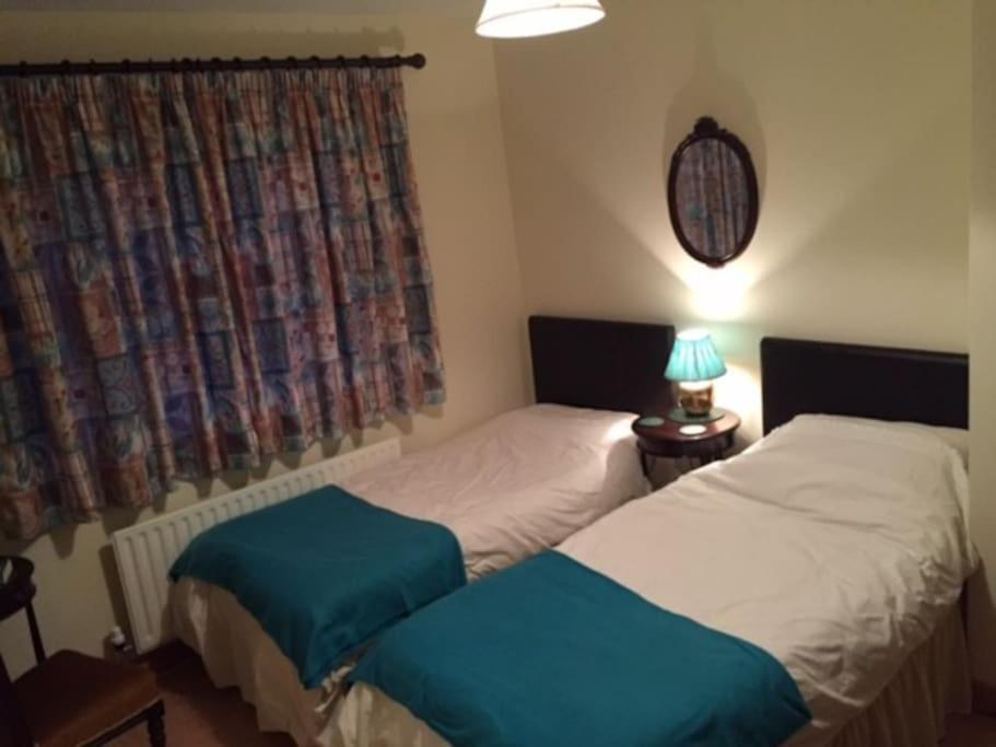Primrose Cottage, Bushmills - Cosy Self Catering Property ภายนอก รูปภาพ