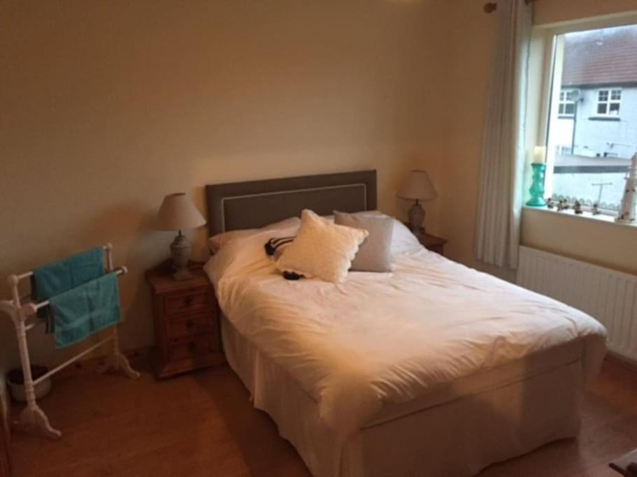 Primrose Cottage, Bushmills - Cosy Self Catering Property ภายนอก รูปภาพ